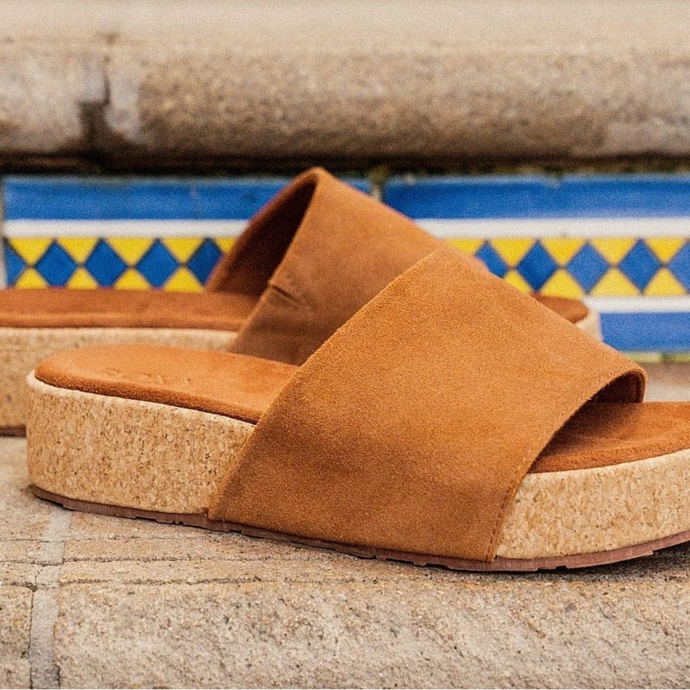 Brand New Roxy Brown Suede Slide Cork Platform Sandals